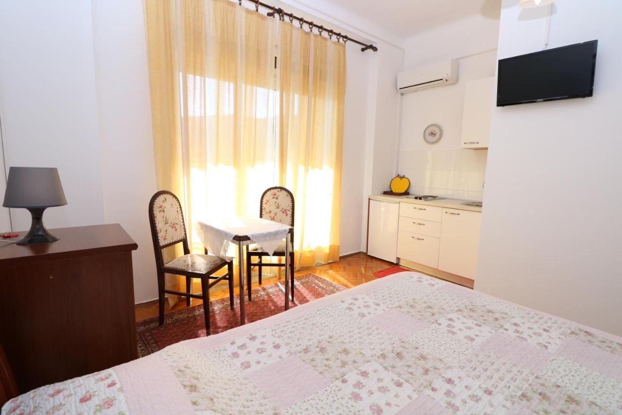 Studio Apartments Cavrak With Terrace Baška Eksteriør bilde
