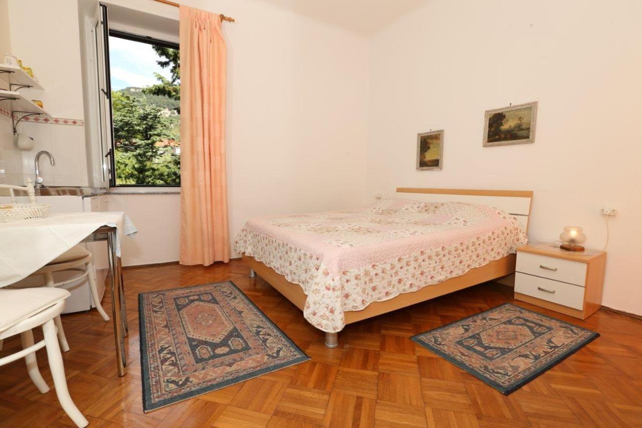 Studio Apartments Cavrak With Terrace Baška Eksteriør bilde