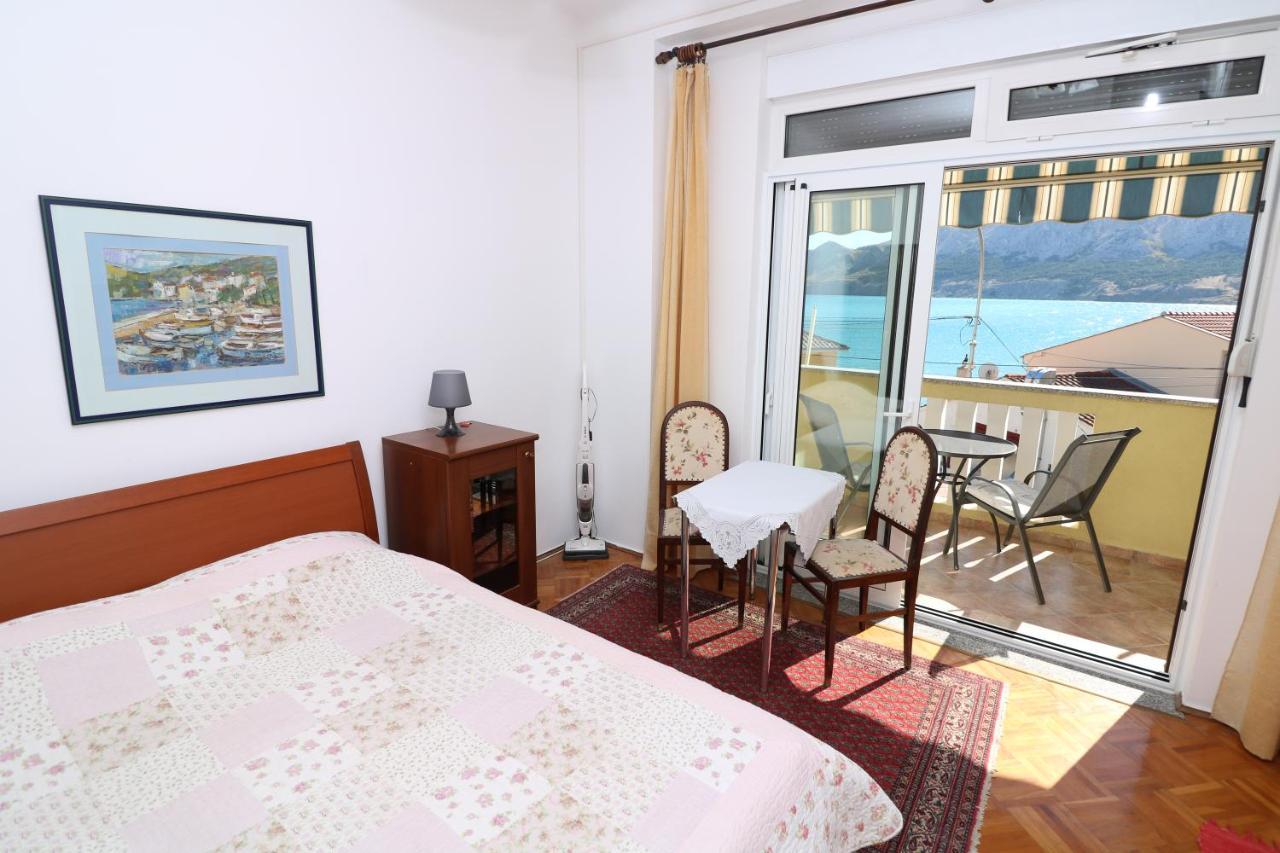 Studio Apartments Cavrak With Terrace Baška Rom bilde