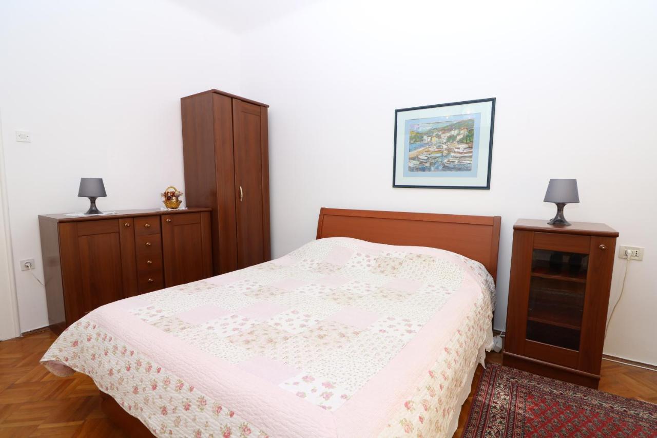 Studio Apartments Cavrak With Terrace Baška Eksteriør bilde