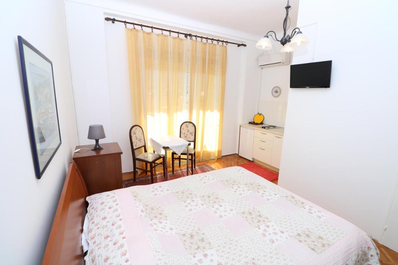 Studio Apartments Cavrak With Terrace Baška Eksteriør bilde