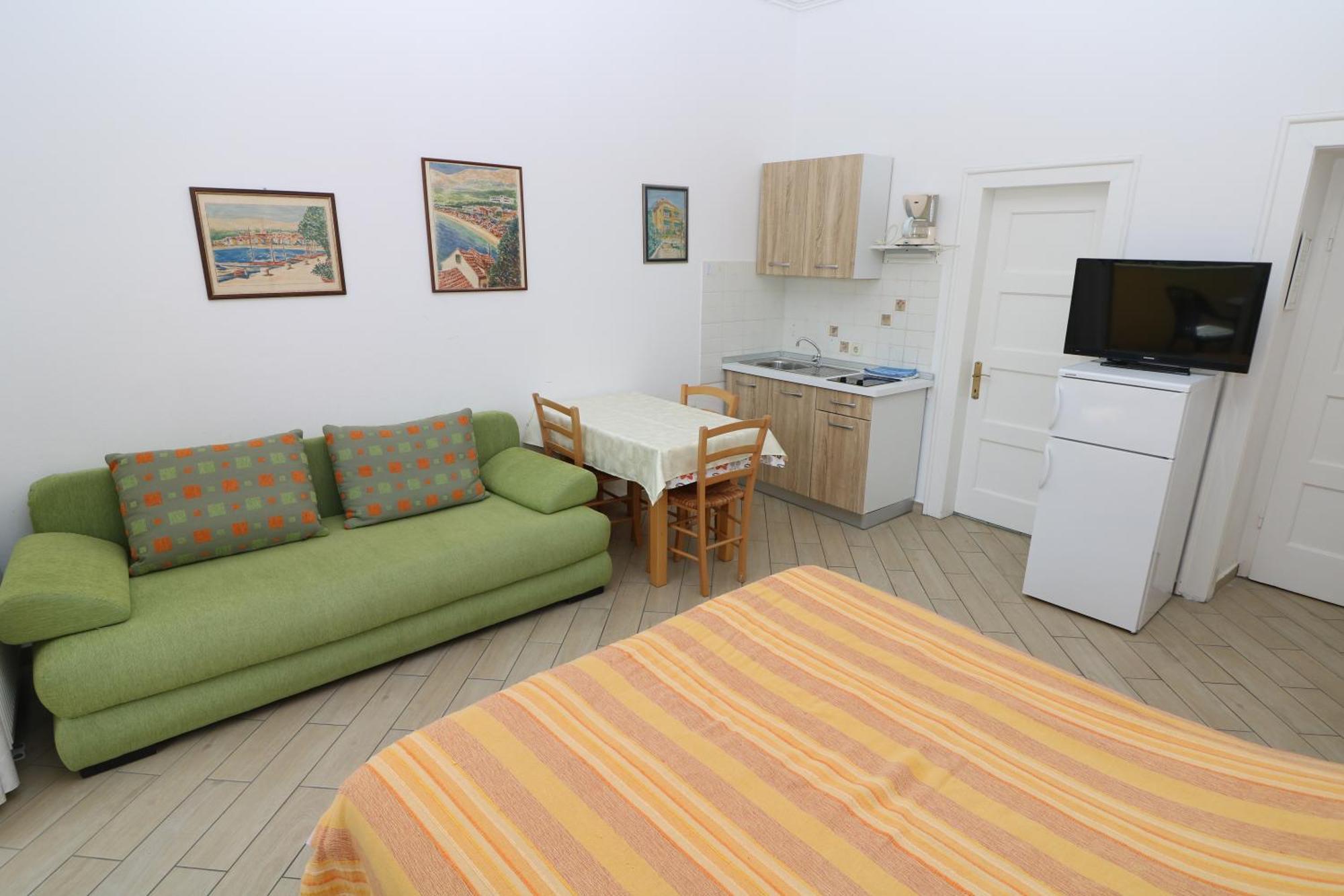 Studio Apartments Cavrak With Terrace Baška Rom bilde