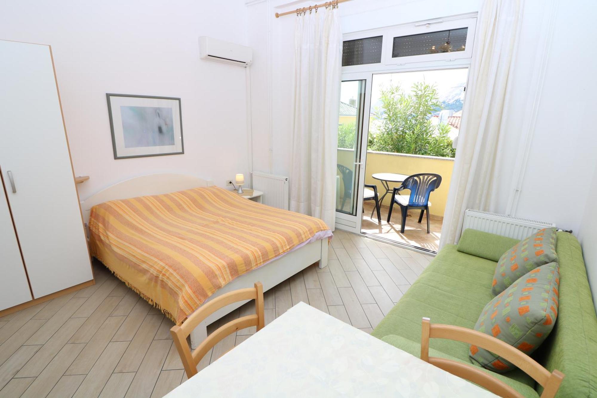 Studio Apartments Cavrak With Terrace Baška Rom bilde