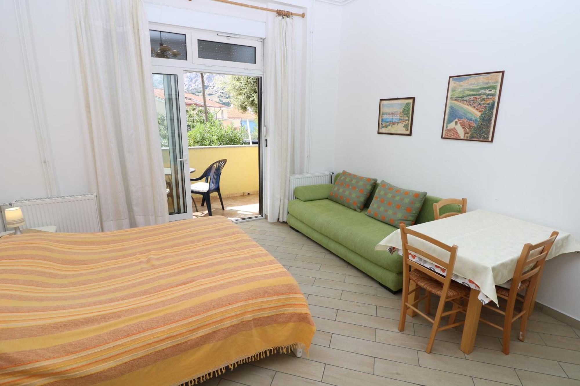 Studio Apartments Cavrak With Terrace Baška Rom bilde