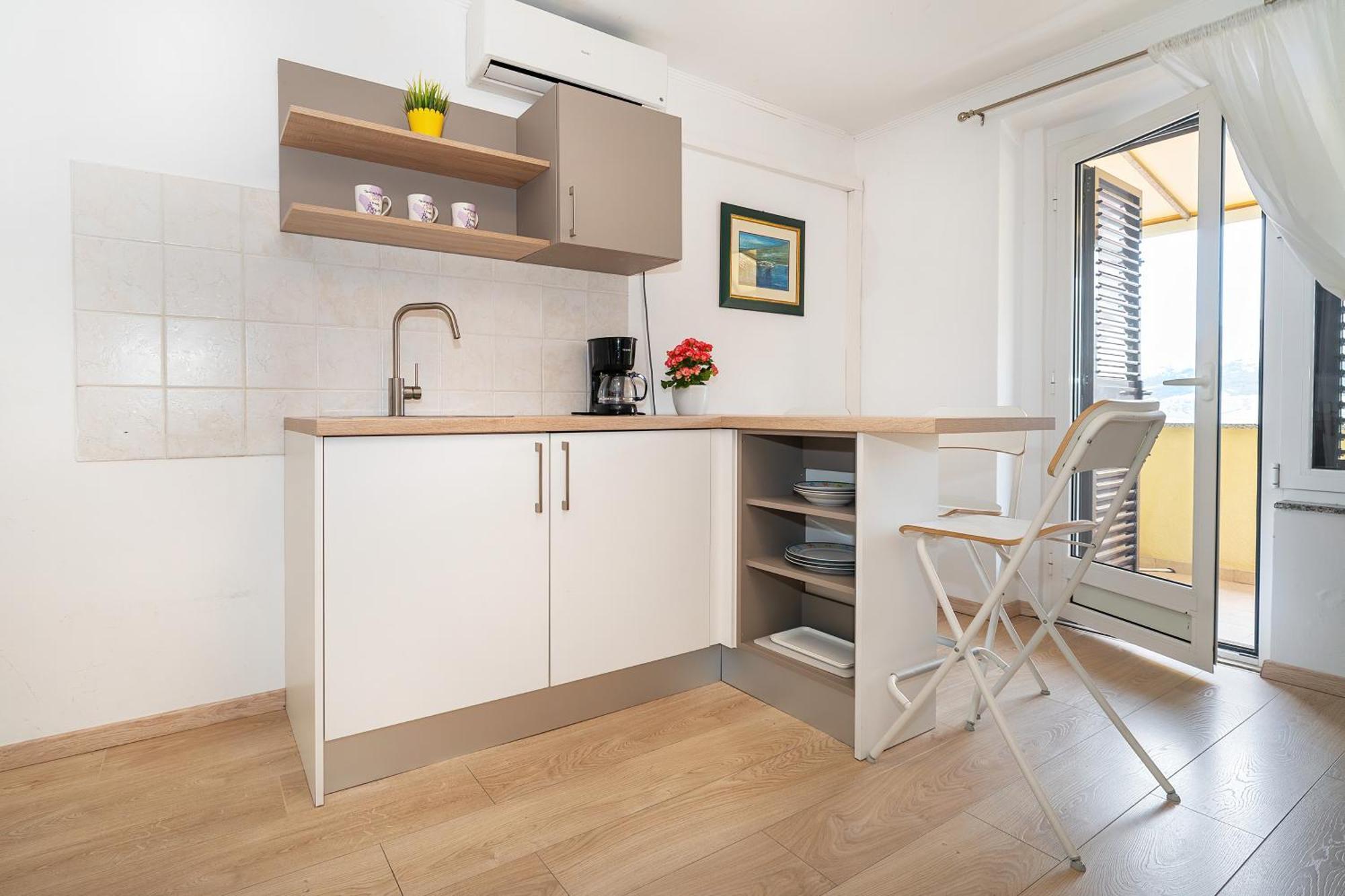 Studio Apartments Cavrak With Terrace Baška Eksteriør bilde