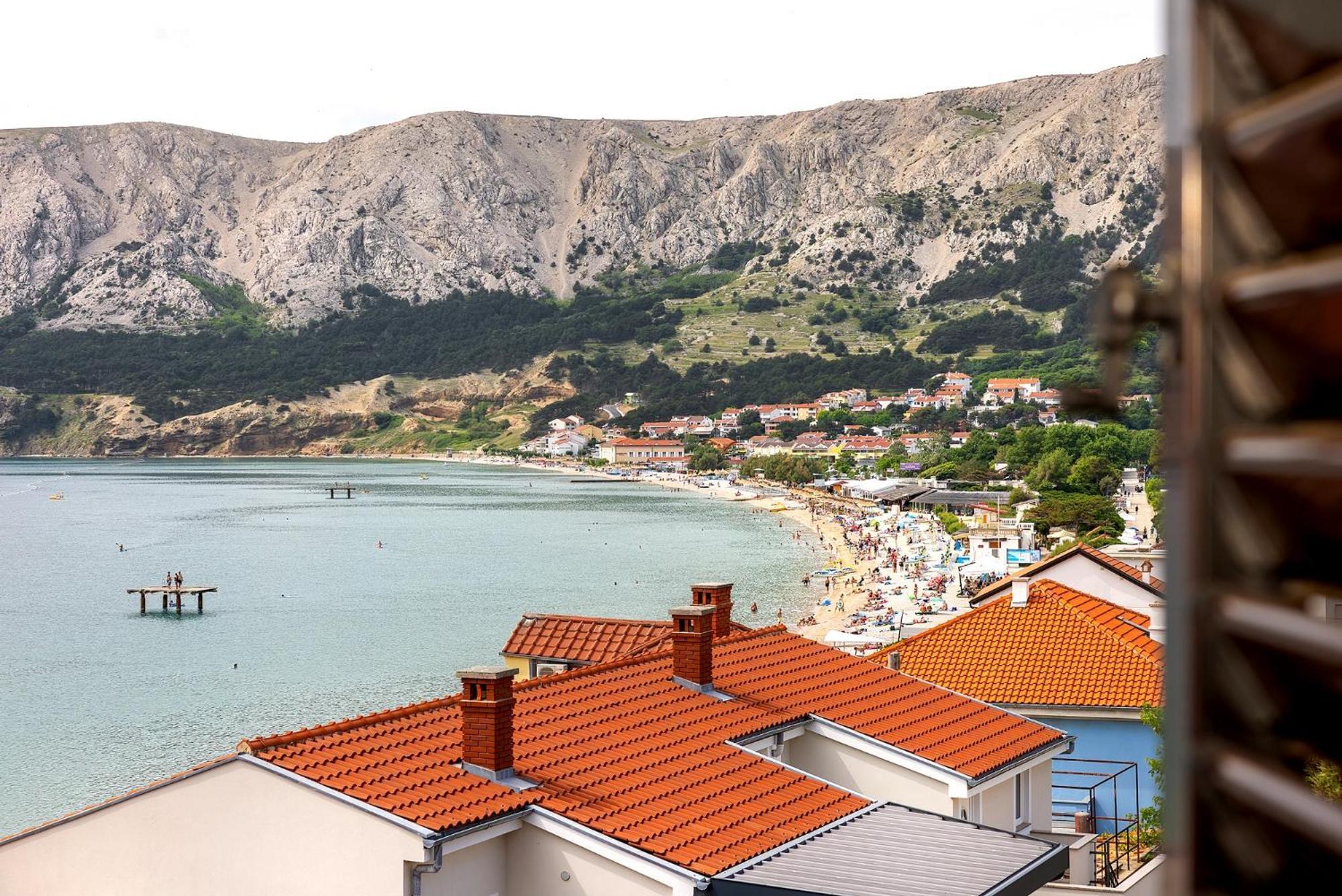 Studio Apartments Cavrak With Terrace Baška Eksteriør bilde