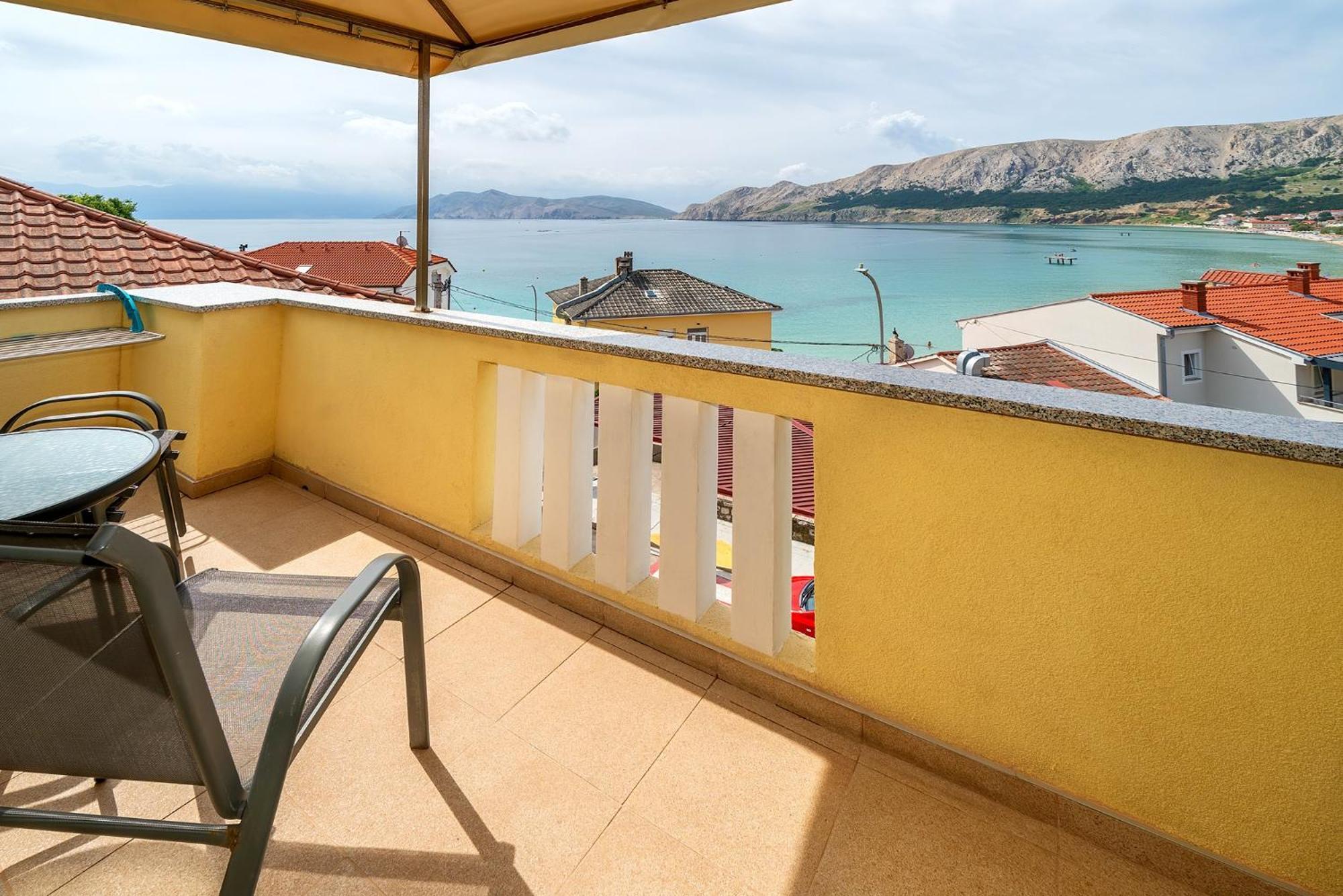 Studio Apartments Cavrak With Terrace Baška Eksteriør bilde