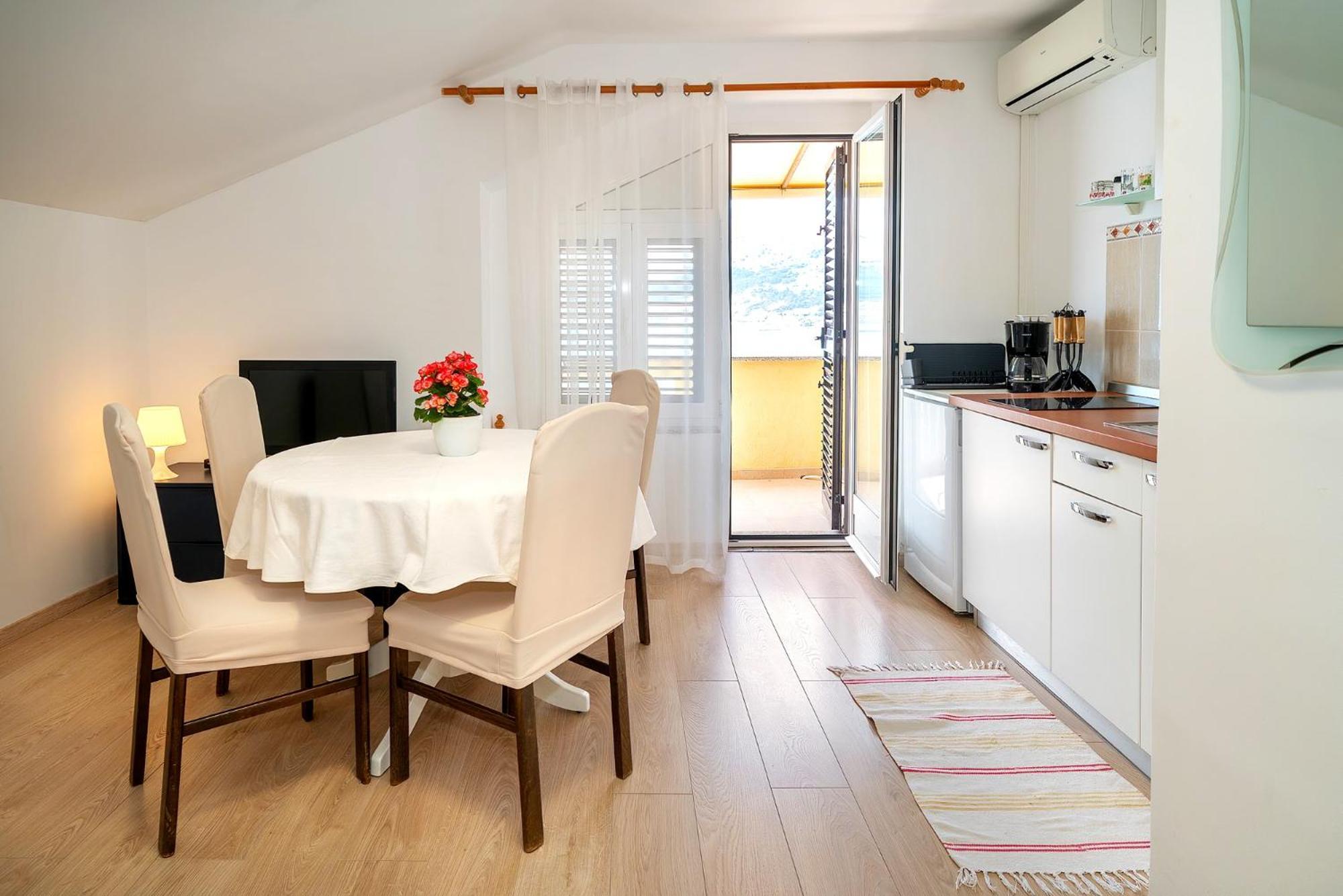 Studio Apartments Cavrak With Terrace Baška Eksteriør bilde