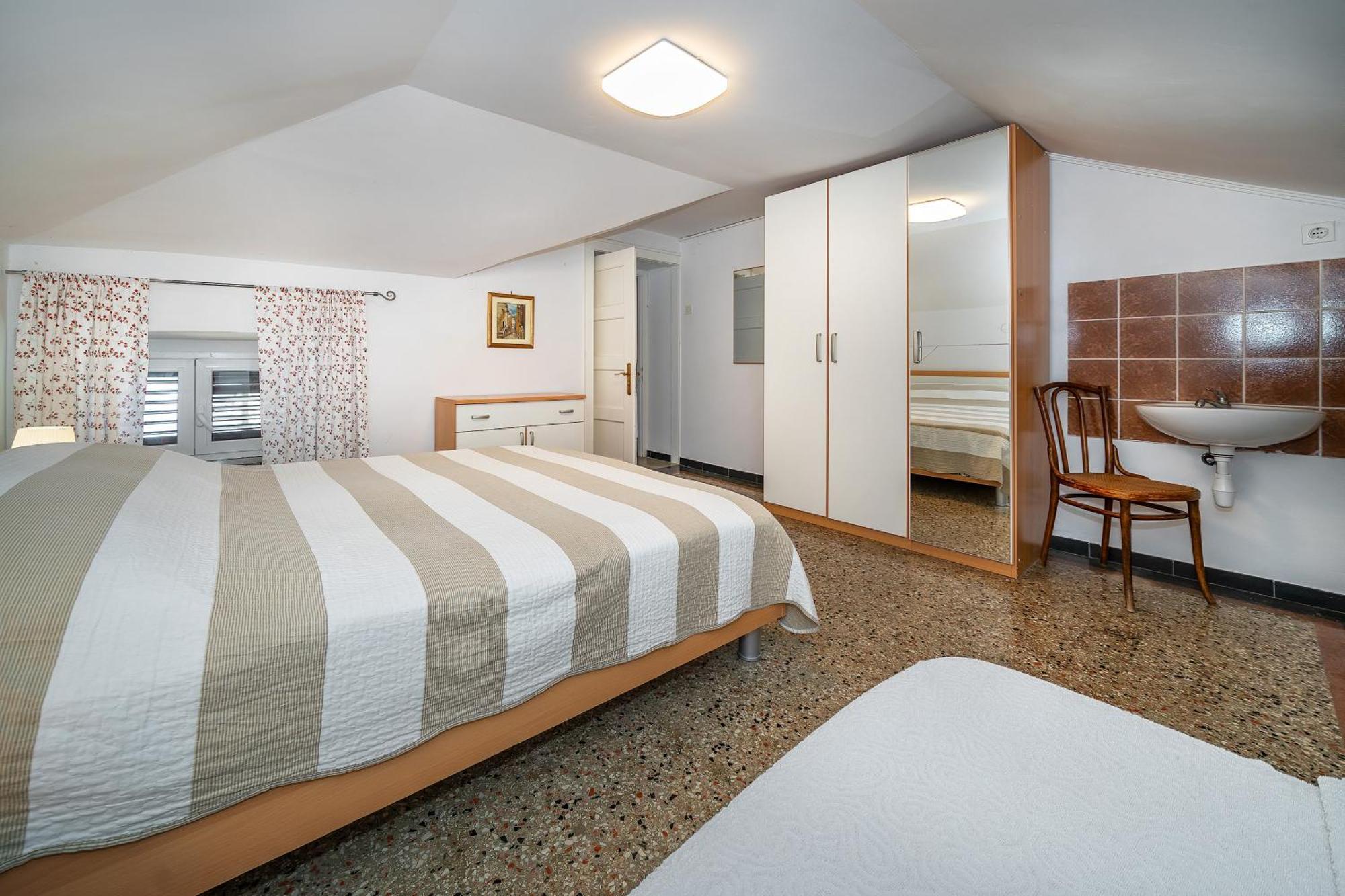 Studio Apartments Cavrak With Terrace Baška Eksteriør bilde